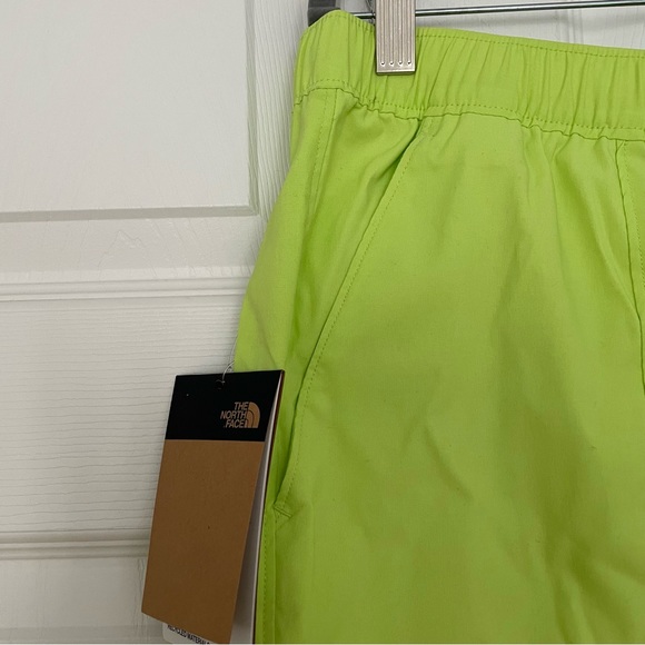 NWT Mens The North Face Class V Pull On Shorts - Sharp Green - Picture 5 of 9